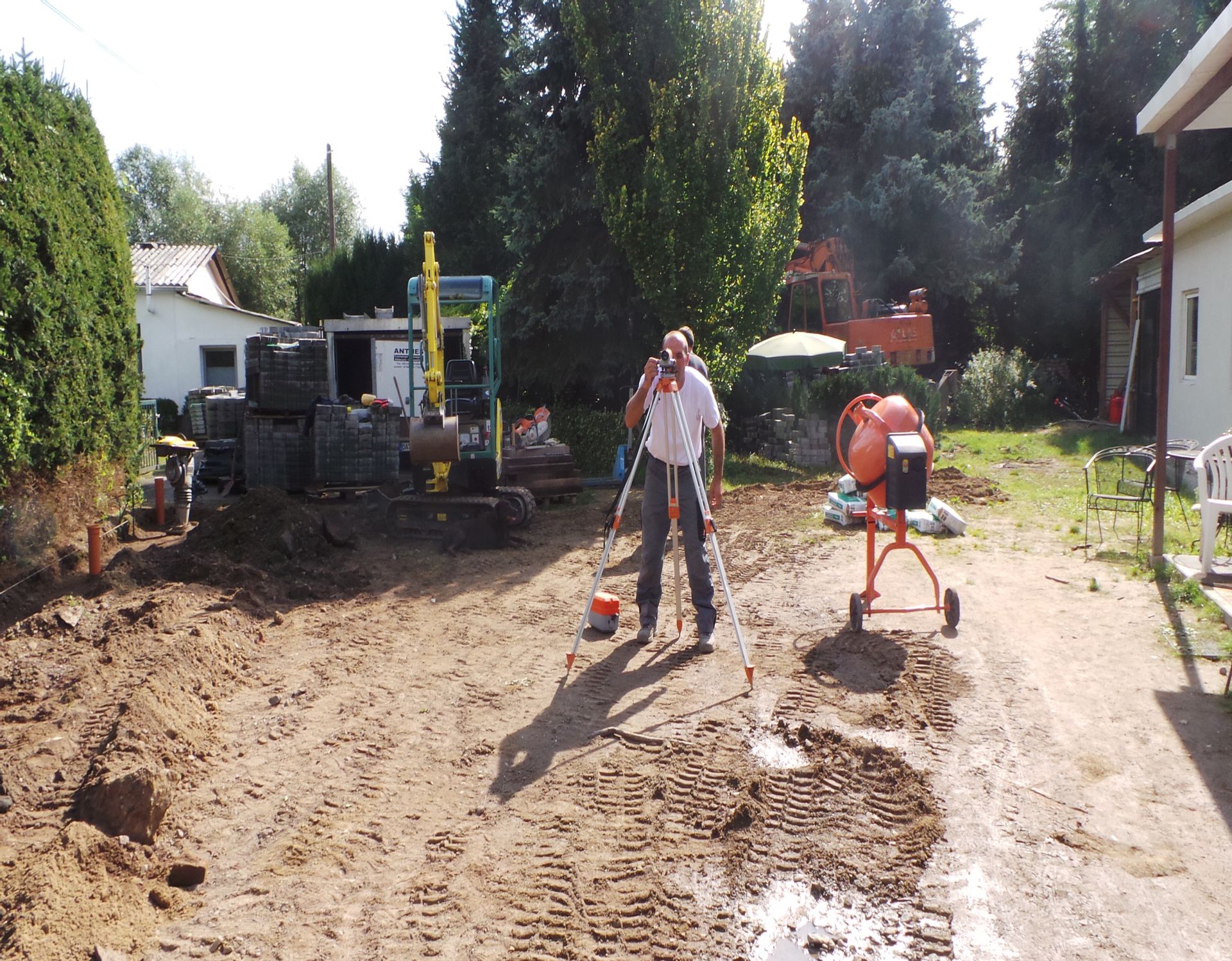 Gartenumbau mit Mitarbeiter